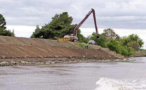 San Joaquin River Levee