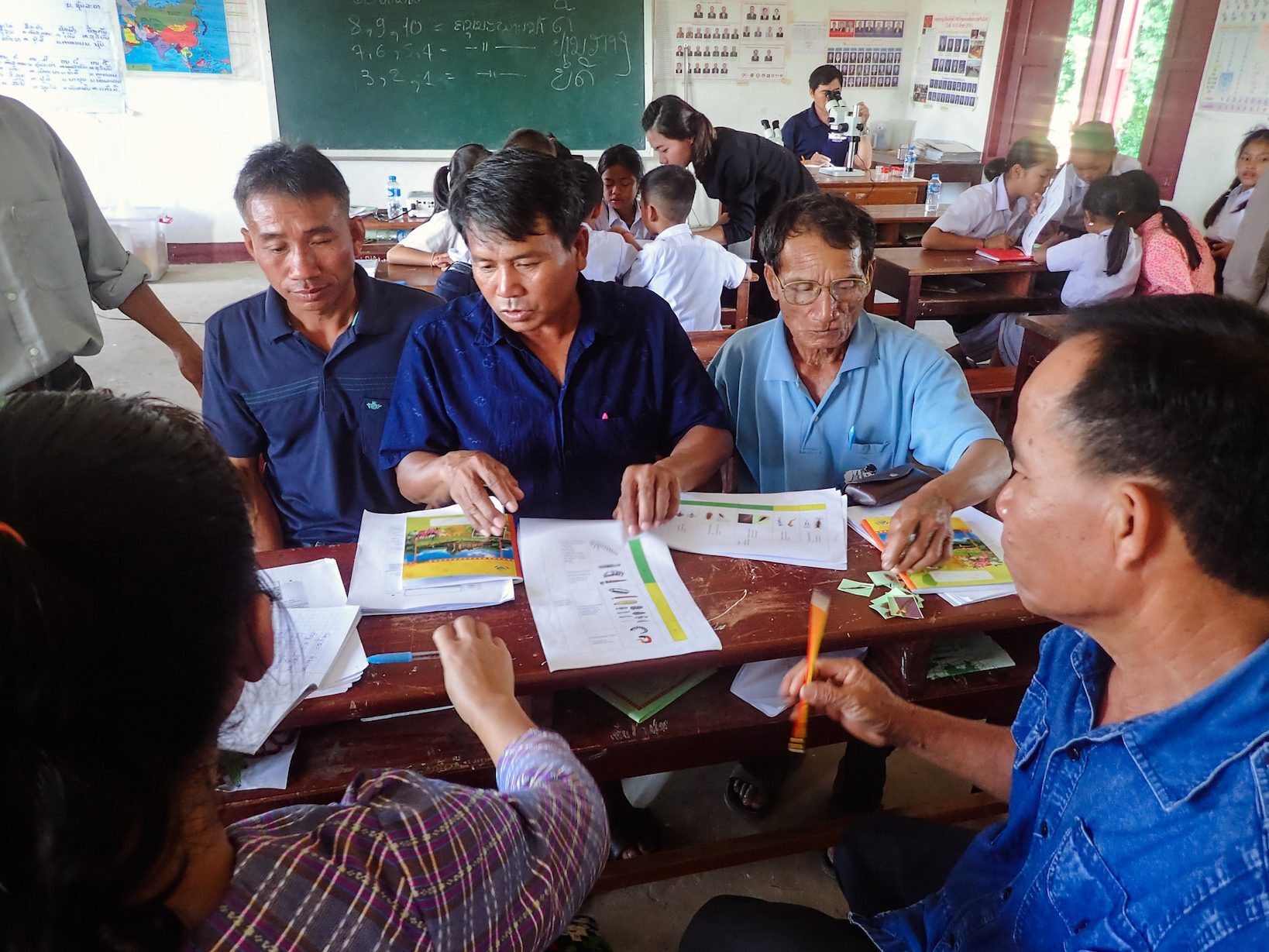 Learning macroinvertebrate categories in Laos